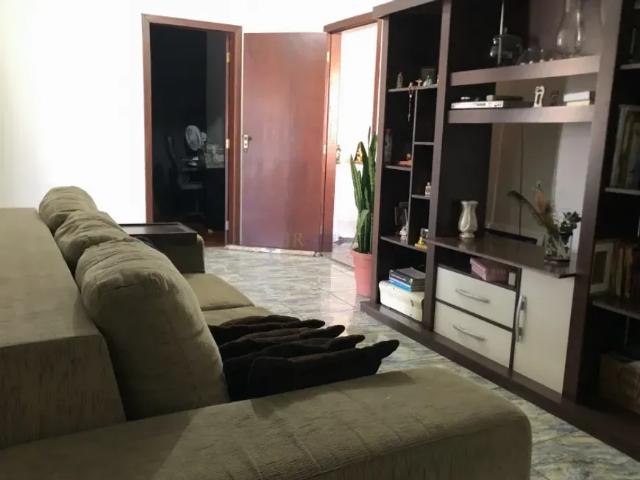 Casa moderna em boa localizai¿½i¿½o com terreiro