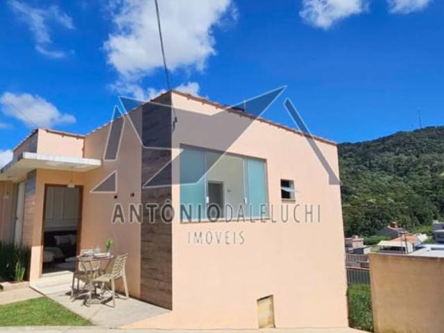 Casa Moderna em Lote Inteiro com Vista Privilegiada – R$ 380.000
