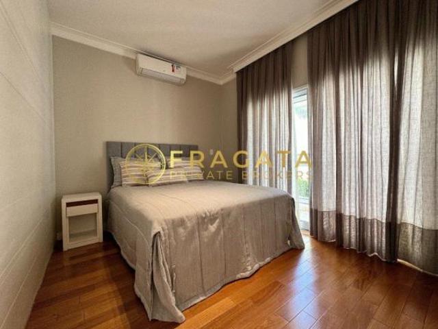 Casa moderna em rua tranquila e arborizada Pacaembu São Paulo