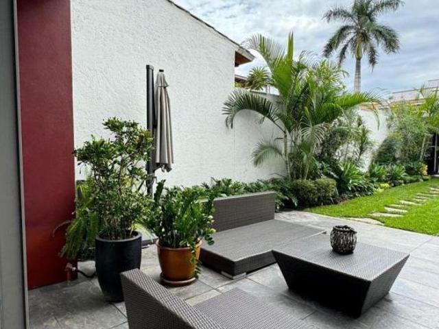 CASA MODERNA EN FRACC SAN JERONIMO AHUATEPEC