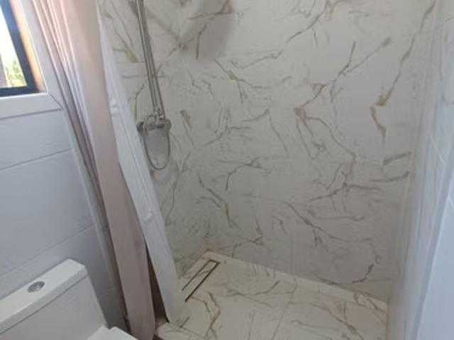 Casa Moderna en Parcela 5000 m2 + Cancha Cemento, Valle Hermoso | 5 dormitorios por 170000. 00 en Melipilla