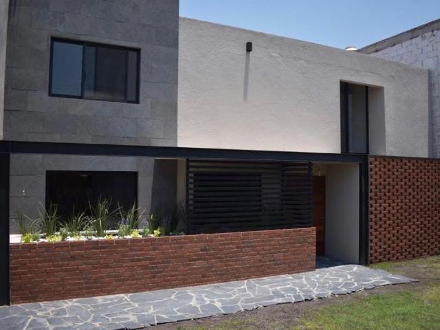 Casa Moderna en Renta en Álamos 3 Sección