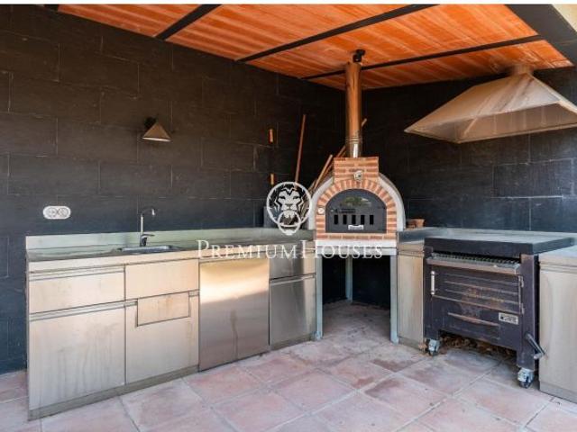 Casa moderna en Riudoms con jardín