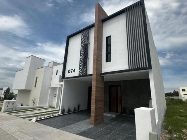 CASA MODERNA EN TARAY ROYAL CLUB