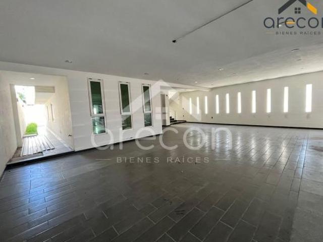 Casa Moderna en Venta, Cerca de la playa