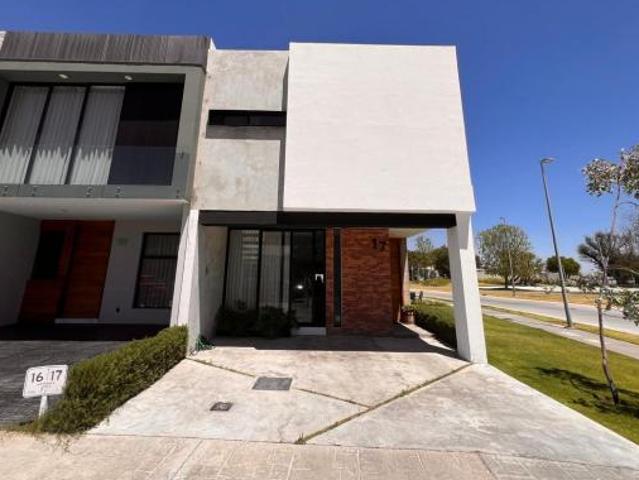 Casa Moderna en Venta en El Eden Residencial Tlajomulco