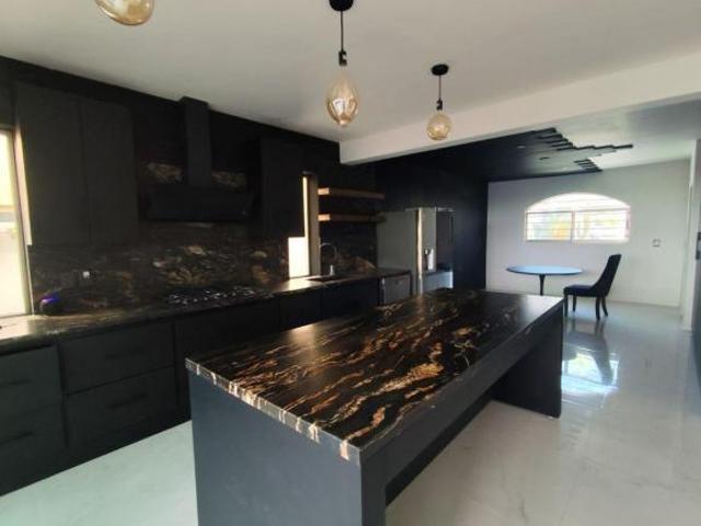Casa Moderna en Venta en Jardín Real | Equipada | Acabados Premium | Seguridad 24/7