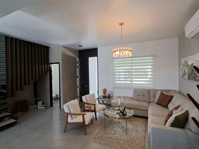 Casa Moderna en Venta en Rosarito