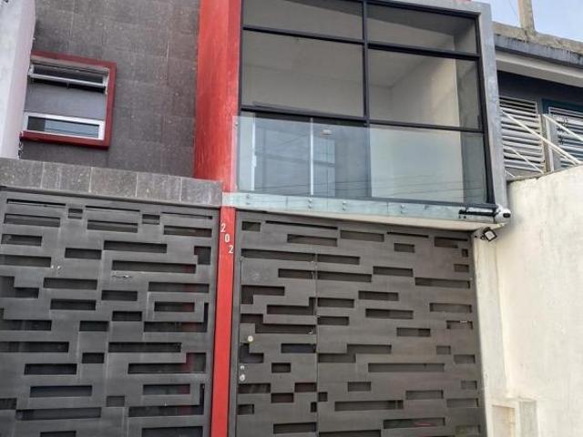 CASA MODERNA EN VENTA VICENTE GUERRERO, COLONIA TAMULTE
