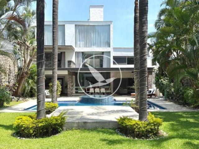 Casa moderna en Vista Hermosa con privacidad y vigilancia