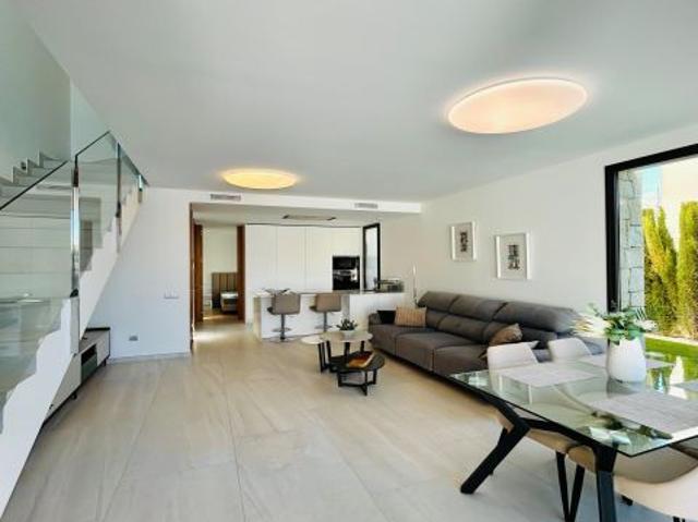CASA MODERNA PAREADA EN SIERRA CORTINA FINESTRAT