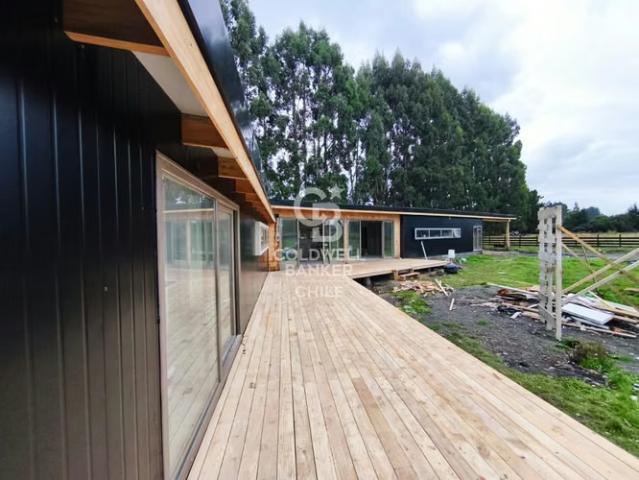 Casa moderna vista a volcanes, en comunidad exclusiva. 4 dormitorios por 8100.00 en Frutillar