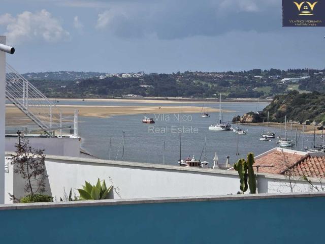 Casa / Moradia independente à venda em Rua 25 de Abril 22, A. 83m² Alvor