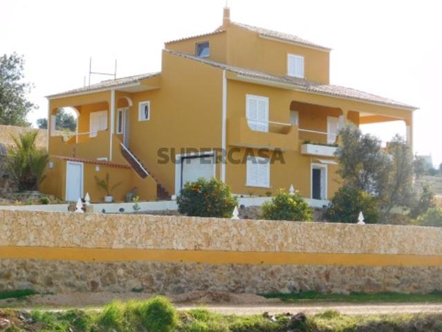 Casa / Moradia V6 com 6 quartos com piscina Isolada em zona Rural a 5 minutos de Silves