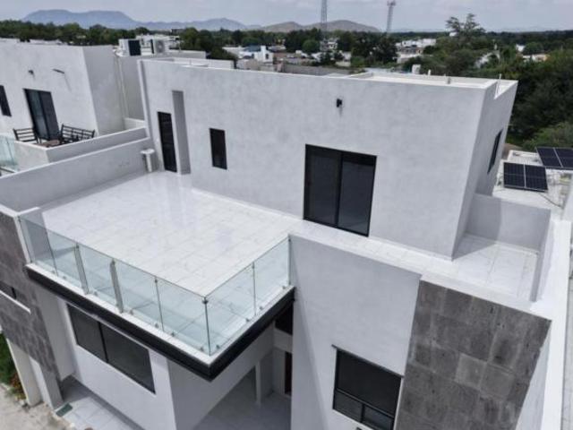 Casa nueva al norte de Saltillo | 3 Recámaras, 3 Niveles y Roof Top