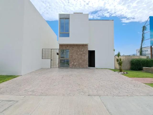 Casa NUEVA con terreno de 8x18 y pasillo lateral en Manzanillo ?