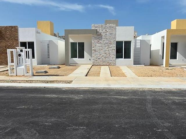 Casa nueva con tres recamaras en renta