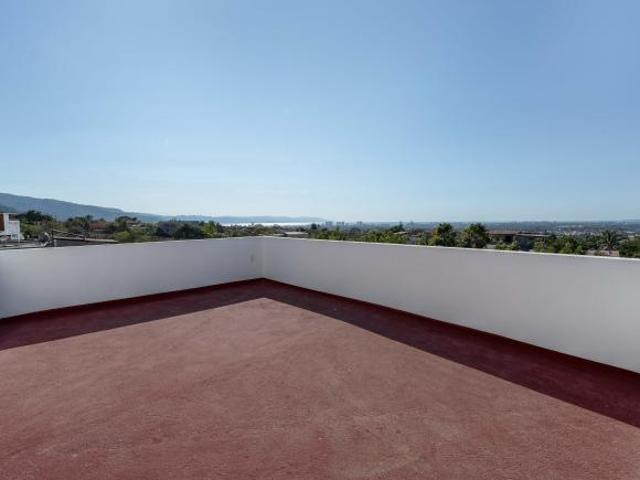 Casa Nueva con Vistas Panorámicas de la Bahía desde el Rooftop