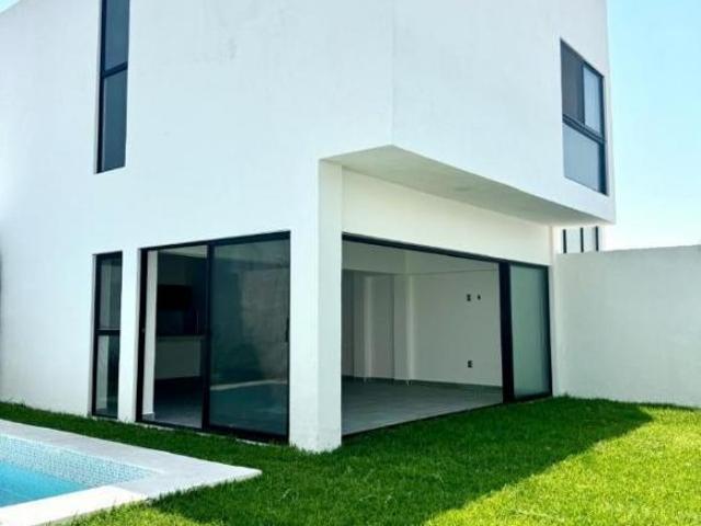 Casa nueva con alberca en Fracc con seguridad, Real Santa Fe, Xochitepec Morelos