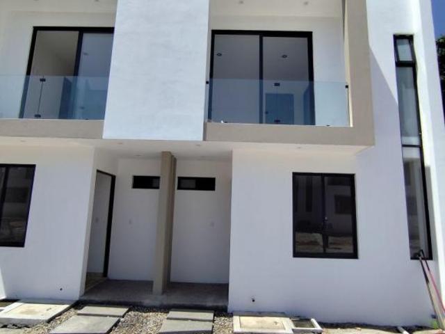 CASA NUEVA CON ALBERCA EN JIUTEPEC
