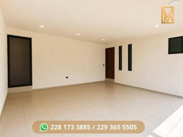 Casa nueva con jardín en VENTA zona Animas