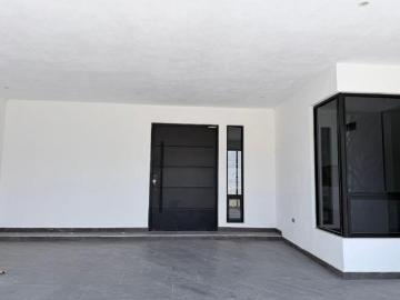 Casa nueva con recámara en planta baja en VENTA en Fracc. El Tapanco
