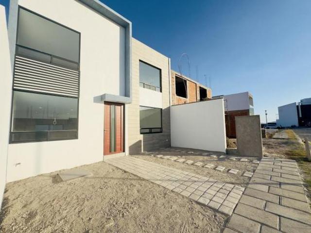 Casa nueva con recamara en planta baja en Punta del Sol a 80 m del Periferico altura Valsequillo Pue