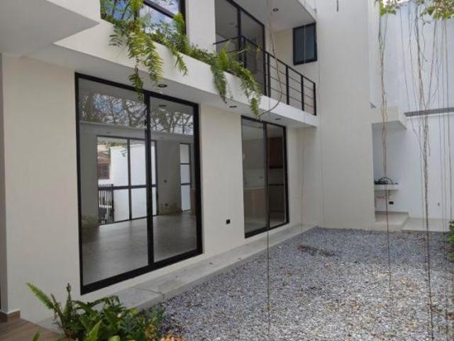 Casa Nueva de 3 recamaras más estudio o 4° habitación, cerca de Torre Ánimas, Xalapa
