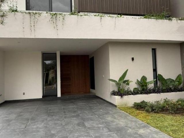 Casa nueva de 4 recámaras en venta en La Campiña