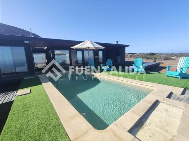 Casa nueva de 5d 3b Condominio Rocas del Mar. Los Molles. 5 dormitorios por 9500.00 en La Ligua