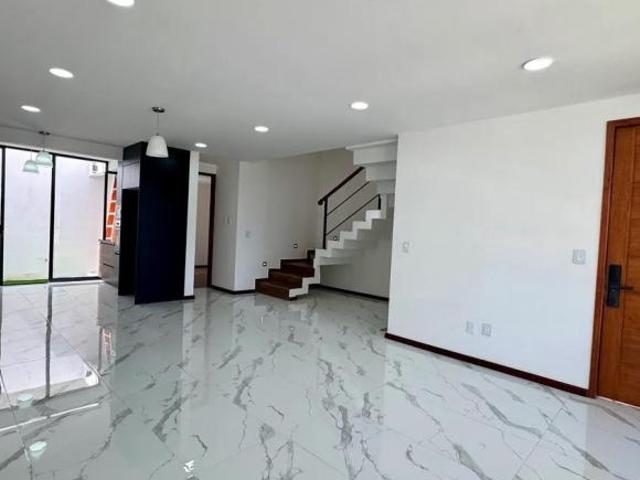 CASA NUEVA, EXCELENTE UBICACION