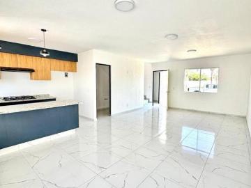 Casa nueva en avenida principal