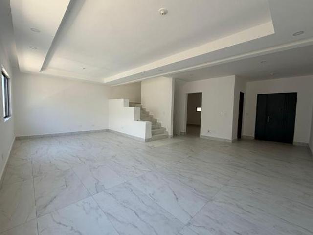 Casa Nueva en Alcazar Dominio Cumbres