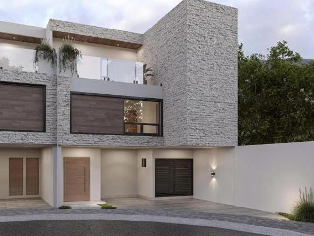 CASA NUEVA EN CARRETERA NACIONAL