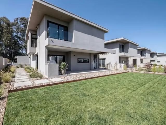 Casa nueva, en condominio toque de campanas, santo | 4 dormitorios por 10000.00 en Santo Domingo