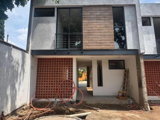 CASA NUEVA EN EL CORAZÓN DE CHAPALITA