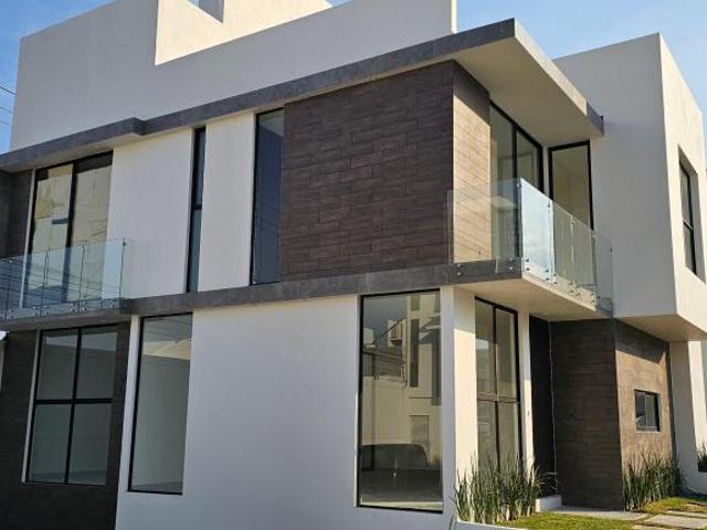 Casa Nueva En Esquina Valle del Sol