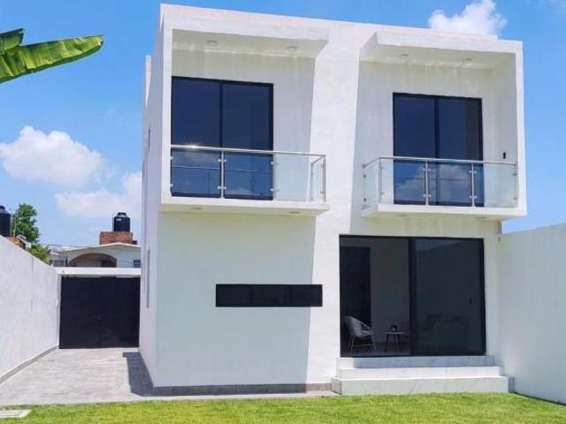 Casa nueva en Fraccionamiento a 8 min de Cuautla Mor. Con acceso controlado y seguridad!