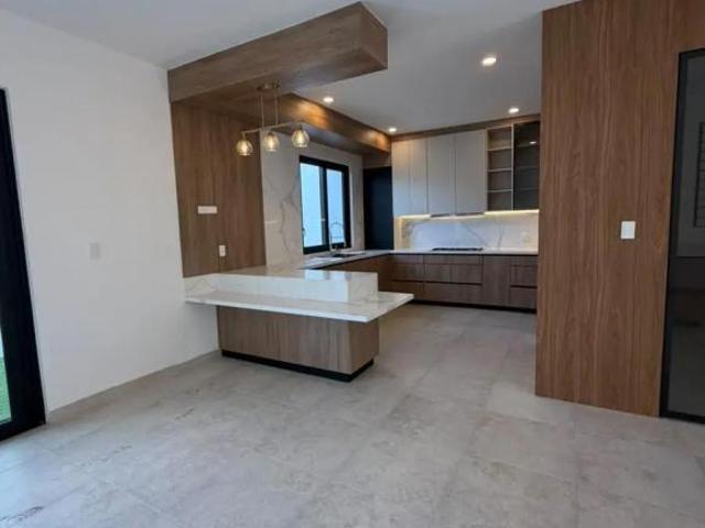 Casa nueva en fraccionamiento Lombardia, Irapuato