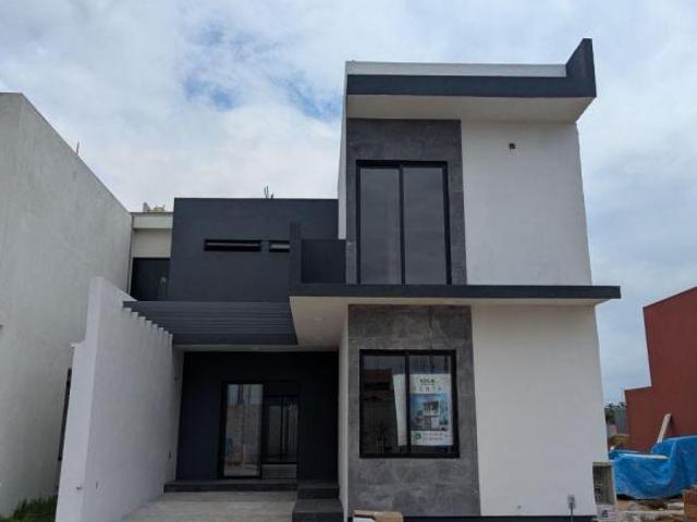 Casa nueva en fraccionamiento privado. Recámara en planta baja!