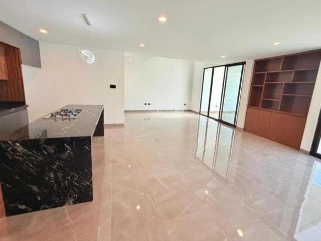 Casa nueva en Jacarandas Zona Calicantos