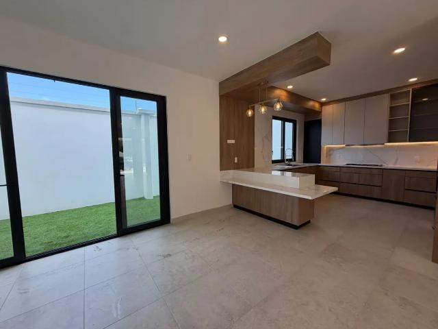 CASA NUEVA EN LOMBARDIA, SEGURIDAD LAS 24 HRS