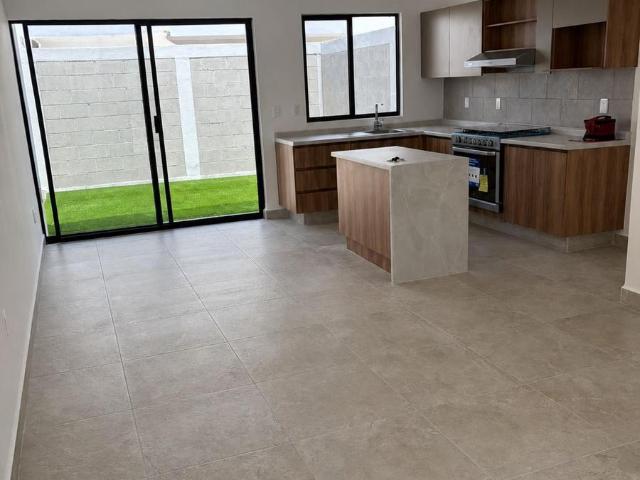Casa Nueva en Renta Bosque San Carlos, Zona Sur Cerca de La Herradura