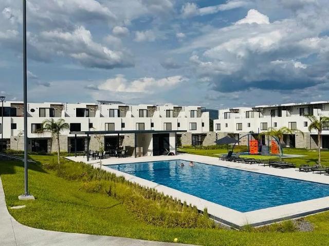 Casa Nueva en Renta con 3 Habitaciones, Alberca y Amenidades, Santa Fe Lifestyle