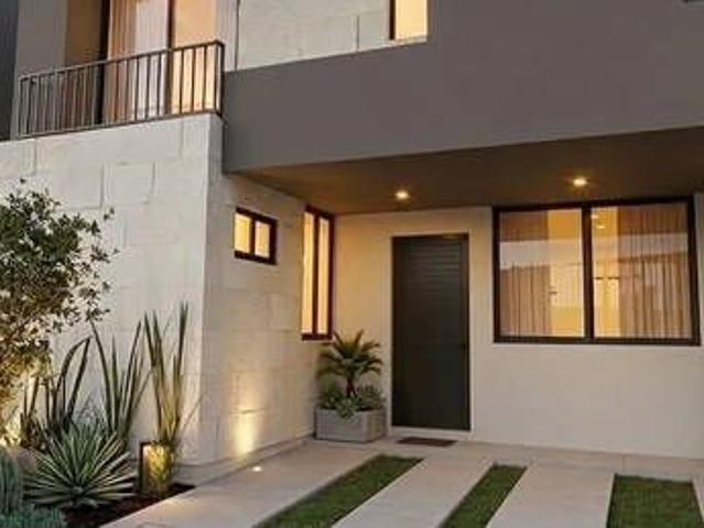 Casa Nueva En Renta Con Roof Garden Y Recámara En Planta Baja, Alella, Zibatá, Q