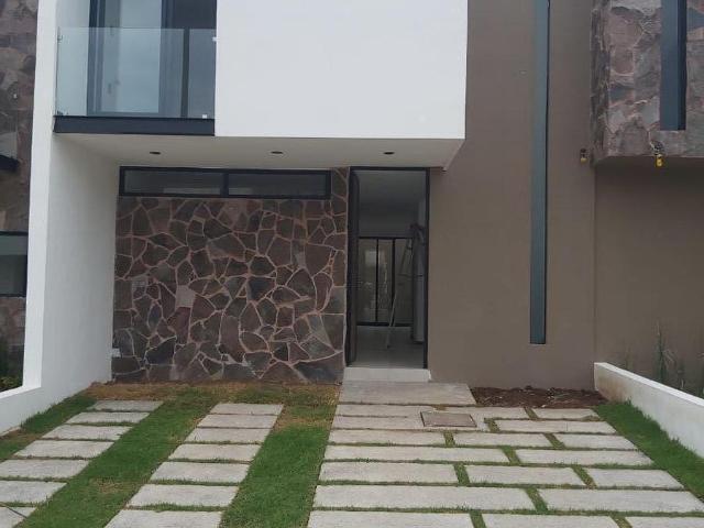 Casa nueva en renta, en fraccionamiento privado, atr?s de Costco