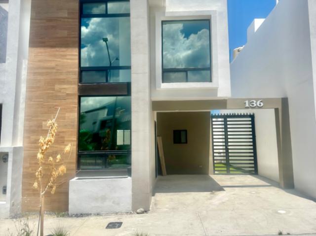 CASA NUEVA EN RENTA EN REAL DEL BOSQUE, SALTILLO | 3 RECÁMARAS | FRENTE A PARQUE | PANELES SOLARES