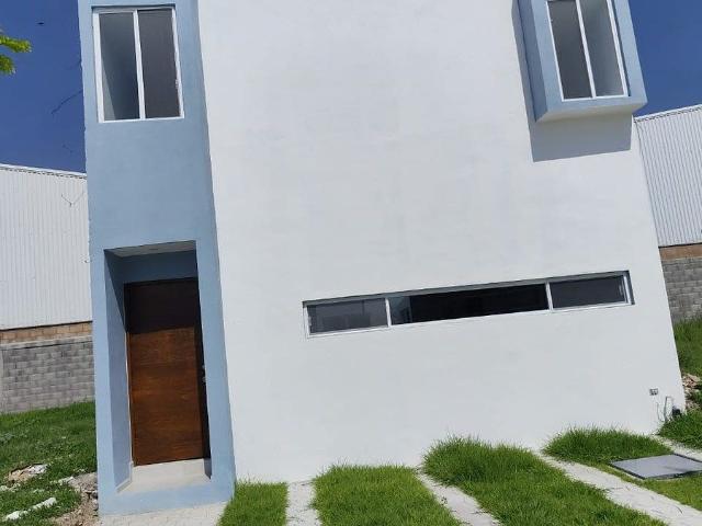 Casa nueva en renta en Torrenza