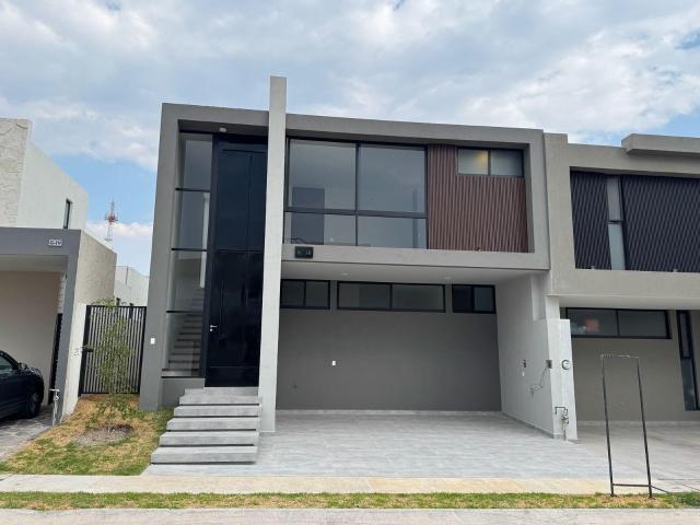 Casa nueva en renta en Valles del Molino zona norte