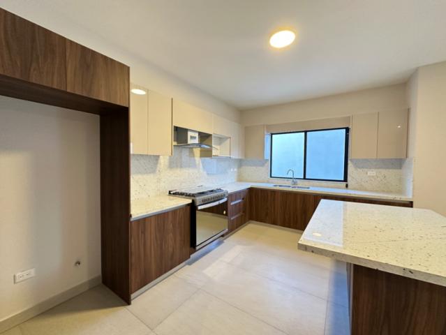 CASA NUEVA EN RENTA | Seterra Residencial